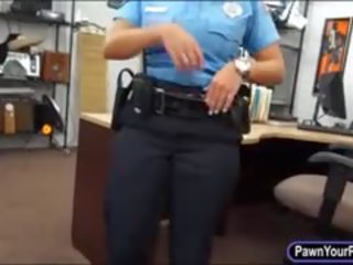 Latine polic oficer fucked nga pawn nxënës në the dhoma e prapme